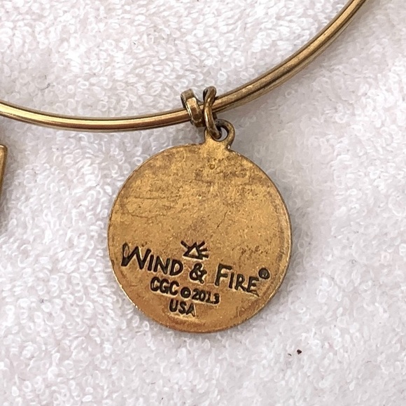 Wind & Fire Best Friend Charm Bracelet Gold Finish Expandable 2”- 3.5” - Picture 4 of 4